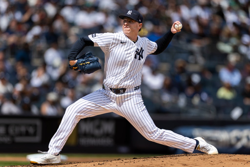 New York Yankees pitcher Ryan Weathers (40) throws a pitch.