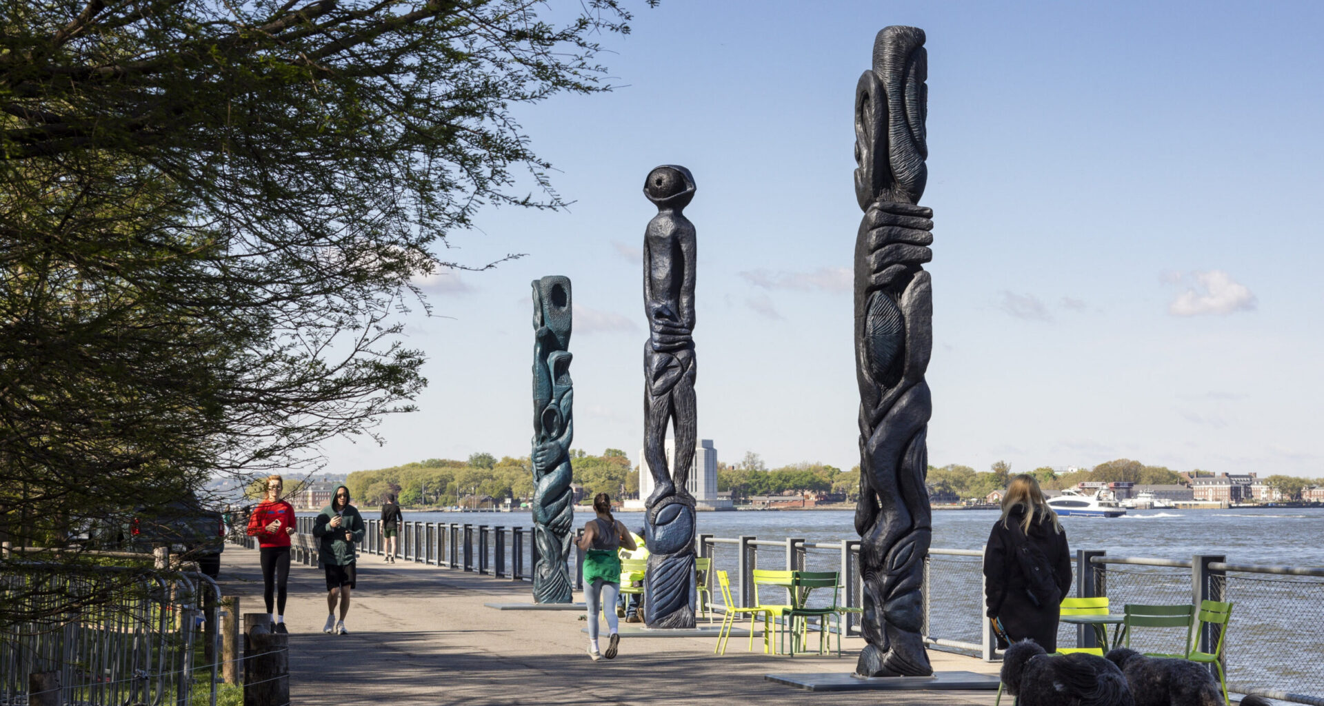 Woody De Othello’s installation in Brooklyn Bridge Park. Photo: Nicholas Knight/Public Art Fund