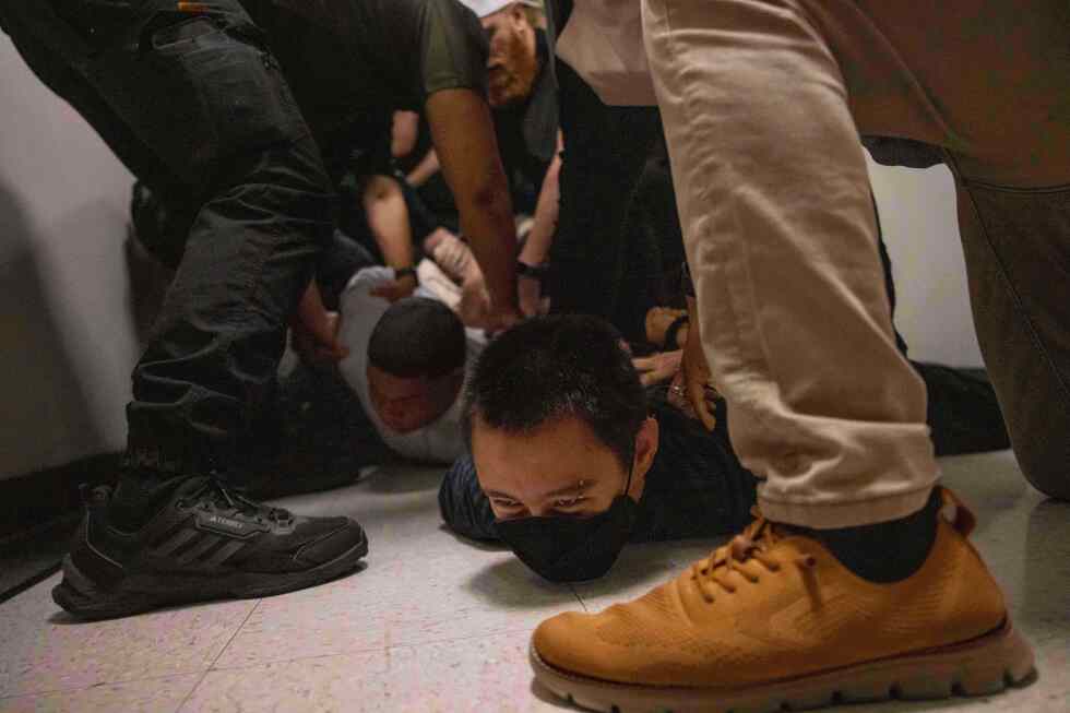 Federal judge bans most ICE arrests in New York immigration courts