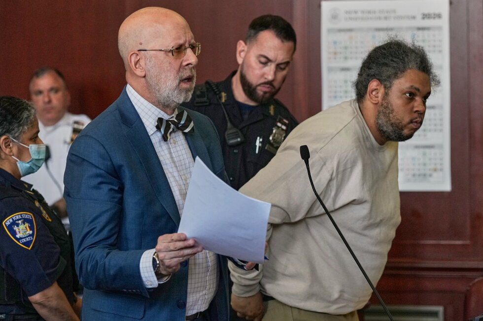 Randy Santos faces courtroom alone for New York City homeless killings