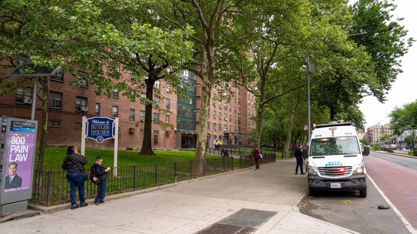 FDNY EMS chief urges ballistic vests after bullet hits ambulance in Bronx