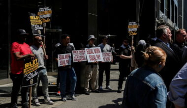 Workers on New York Commuter Rail End Their Strike After Wage Deal