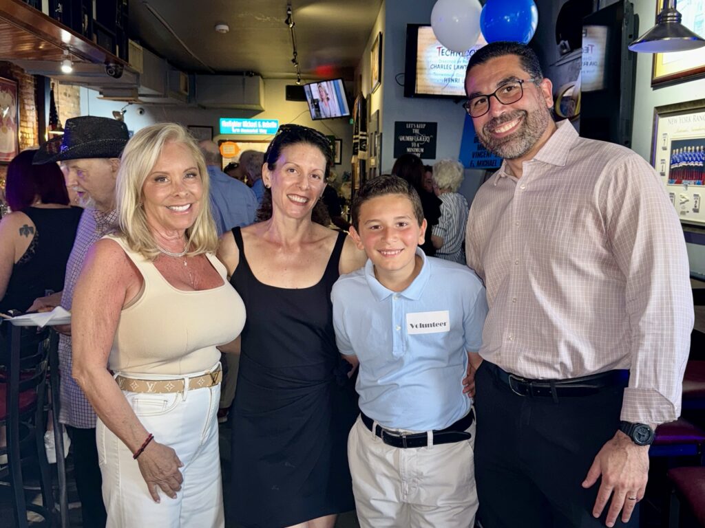 Volunteers for the fundraiser helped the evening go smoothly, according to co-organizers Penney Santo and Karen Macaluso. Photo: Arthur De Gaeta/Eagle Urban Media