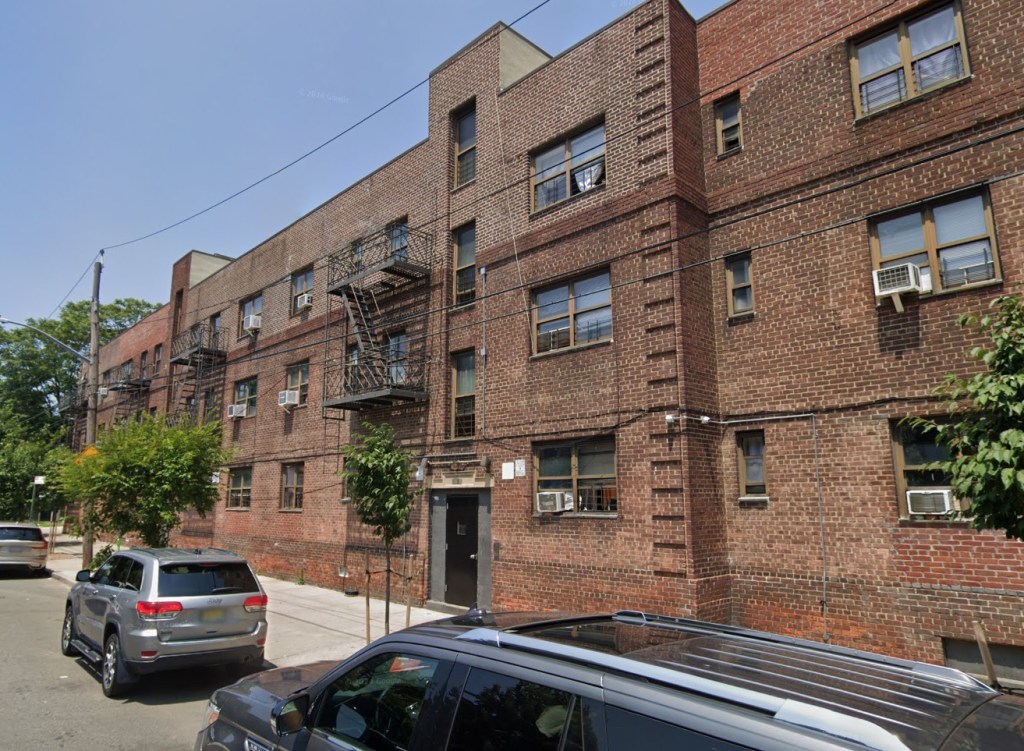 The Williamsbridge apartment building has been without gas for a month, neighbors said.