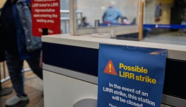 Strike deadline nears for New York-area train system with 250,000 daily commuters