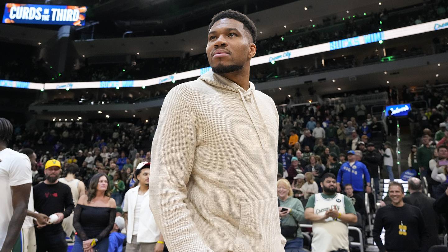 Should the Brooklyn Nets Make a Last-Minute Push for Giannis Antetokounmpo?