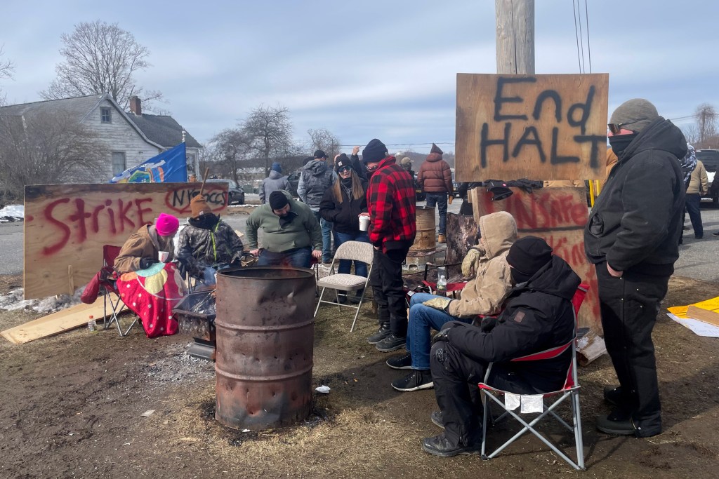 Corrections officers hold a picket line outside Green Haven prison.