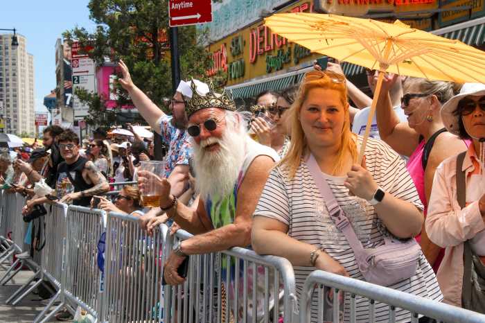 mermaid parade crowd
