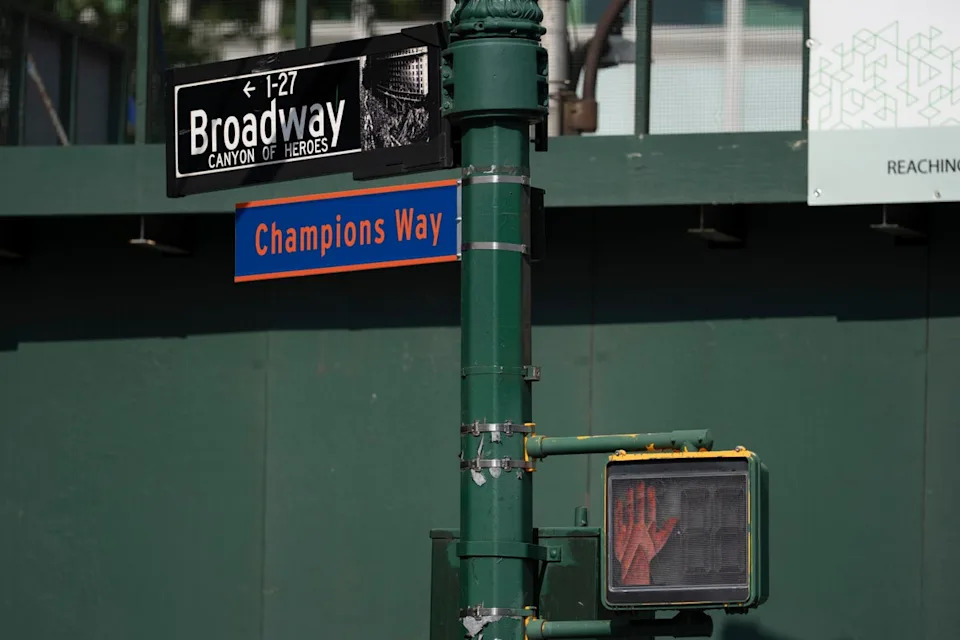 The Knicks’ celebration marks the city’s 210th ticker-tape parade, following a similar event for the WNBA’s New York Liberty in 2024 (AP Photo/Yuki Iwamura)