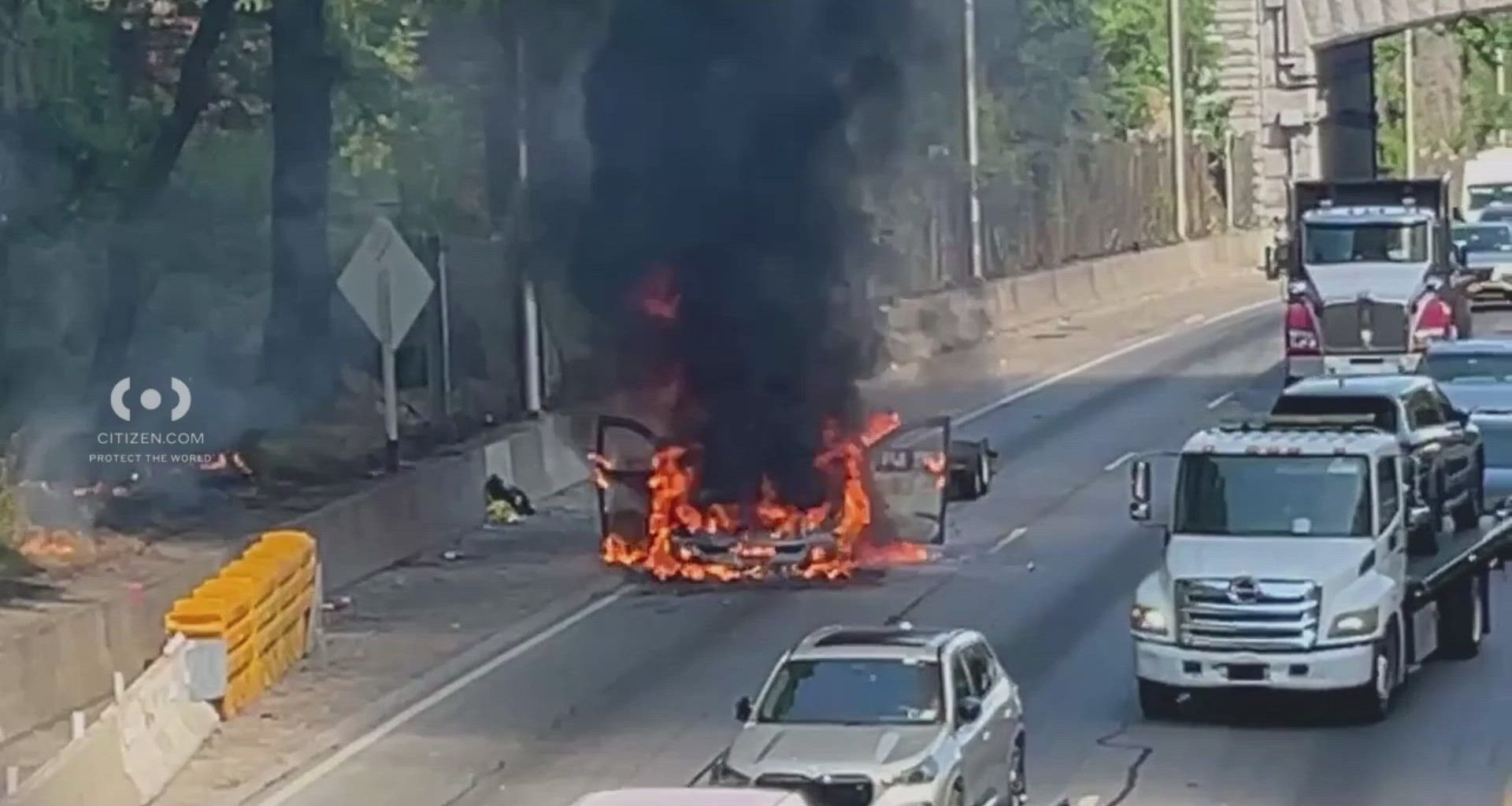 News 12 | Bronx | Truck Bursts Into Flames Shuts Down Portion Of Cross Bronx Expressway