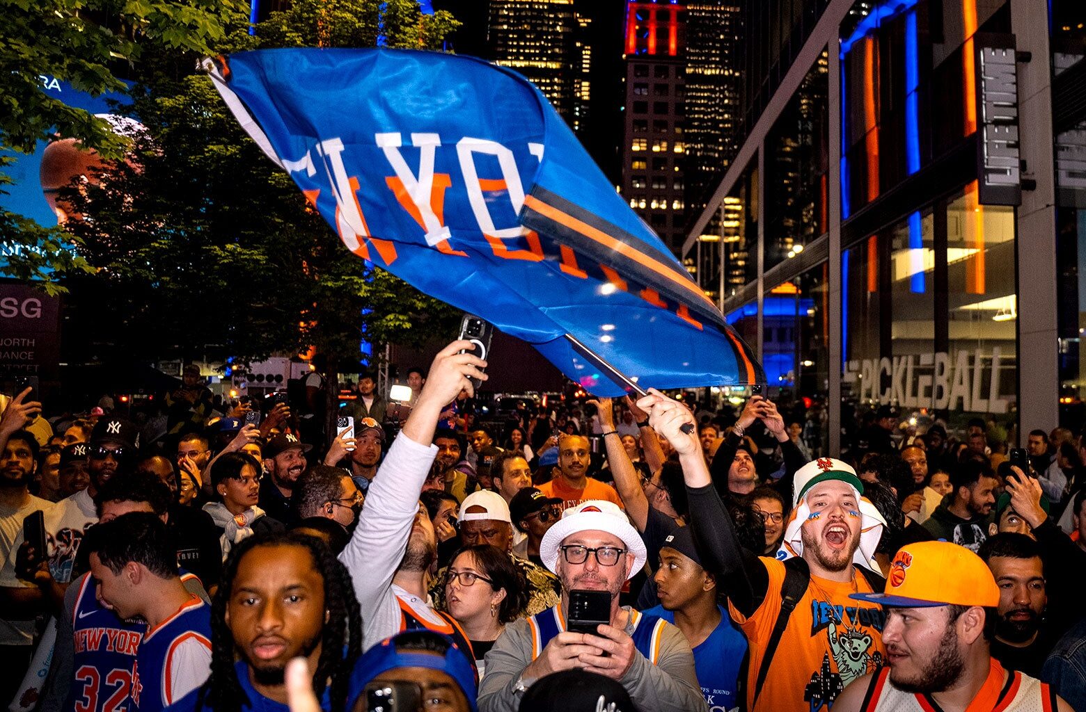 New York Knicks: Why Trump and Mamdani are fighting over a pro basketball team.