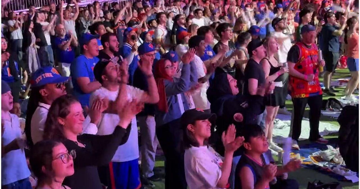 Knicks fans go ballistic at NYC watch parties during Game 1 win over Spurs in NBA Finals