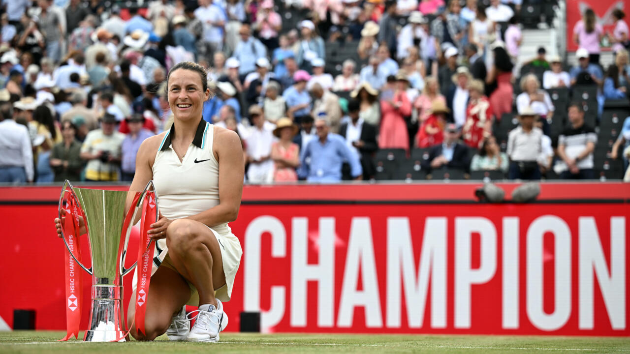 Wildcard snub surprises Queen's champion Maria