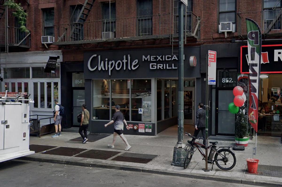 Teen stabbed in gut by 3 strangers at Midtown Chipotle