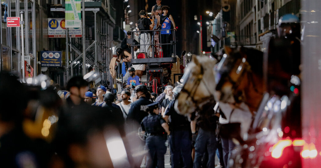 Knicks Bring Back Watch Party Outside the Garden for Game 5
