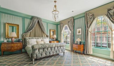 This $17M Manhattan Townhouse Is Decked Out in Old-World Details