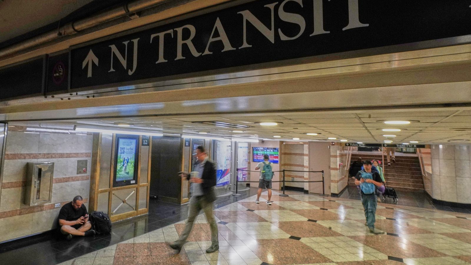 While Wall Street claims “no money” for city’s transit workers, fire at New York’s Penn Station injures 5