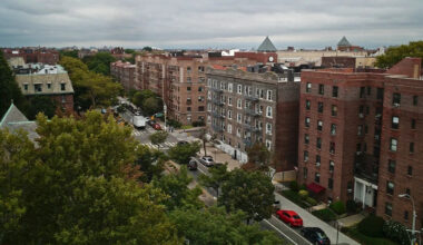 Elderly couple fatally stabbed inside Queens apartment, no arrests made as investigation continues: report