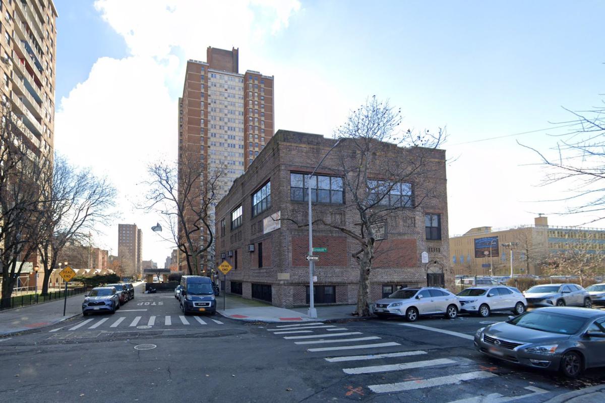 Homeless maniac randomly stabs elderly woman waiting for Uber in NYC after eerie greeting: cops