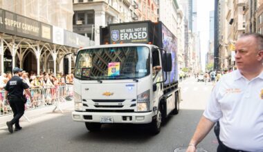 Gay officers group to skip NYC Pride March over no-weapons policy