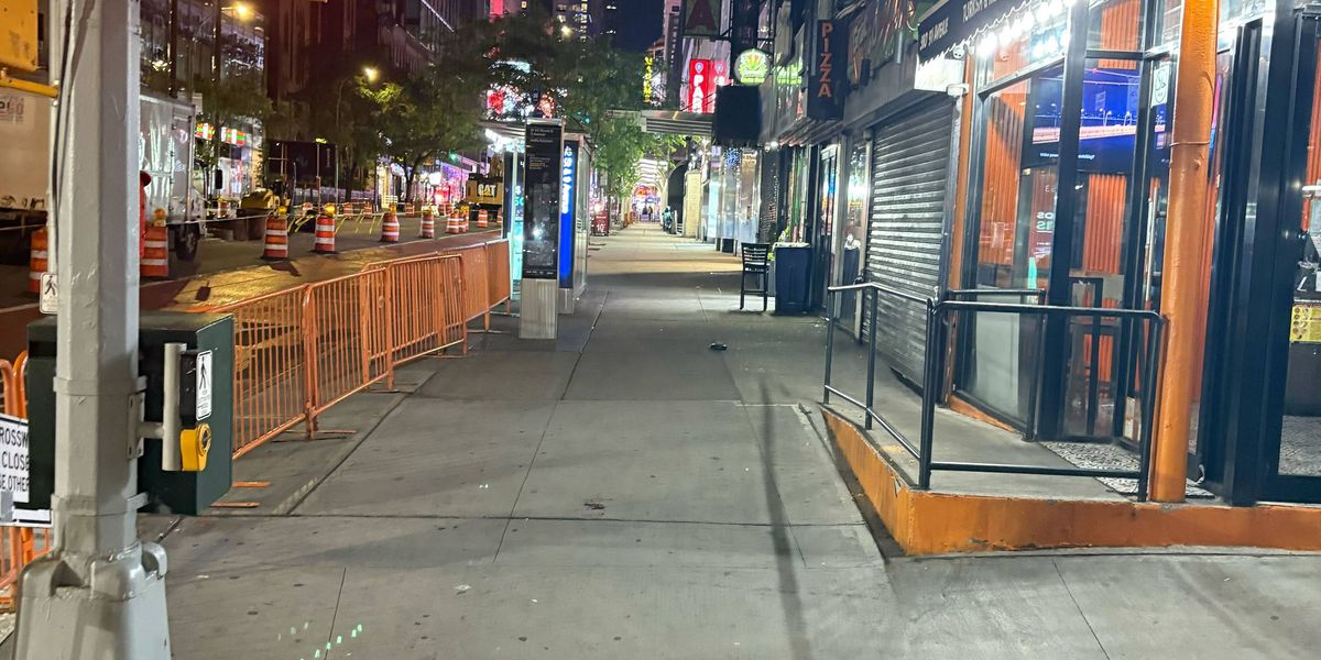 Man, 42, stabbed in chest in Midtown attack; suspect at large