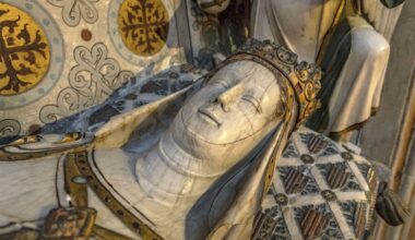 Who Was Elisenda of Montcada, Queen Consort of Aragon?