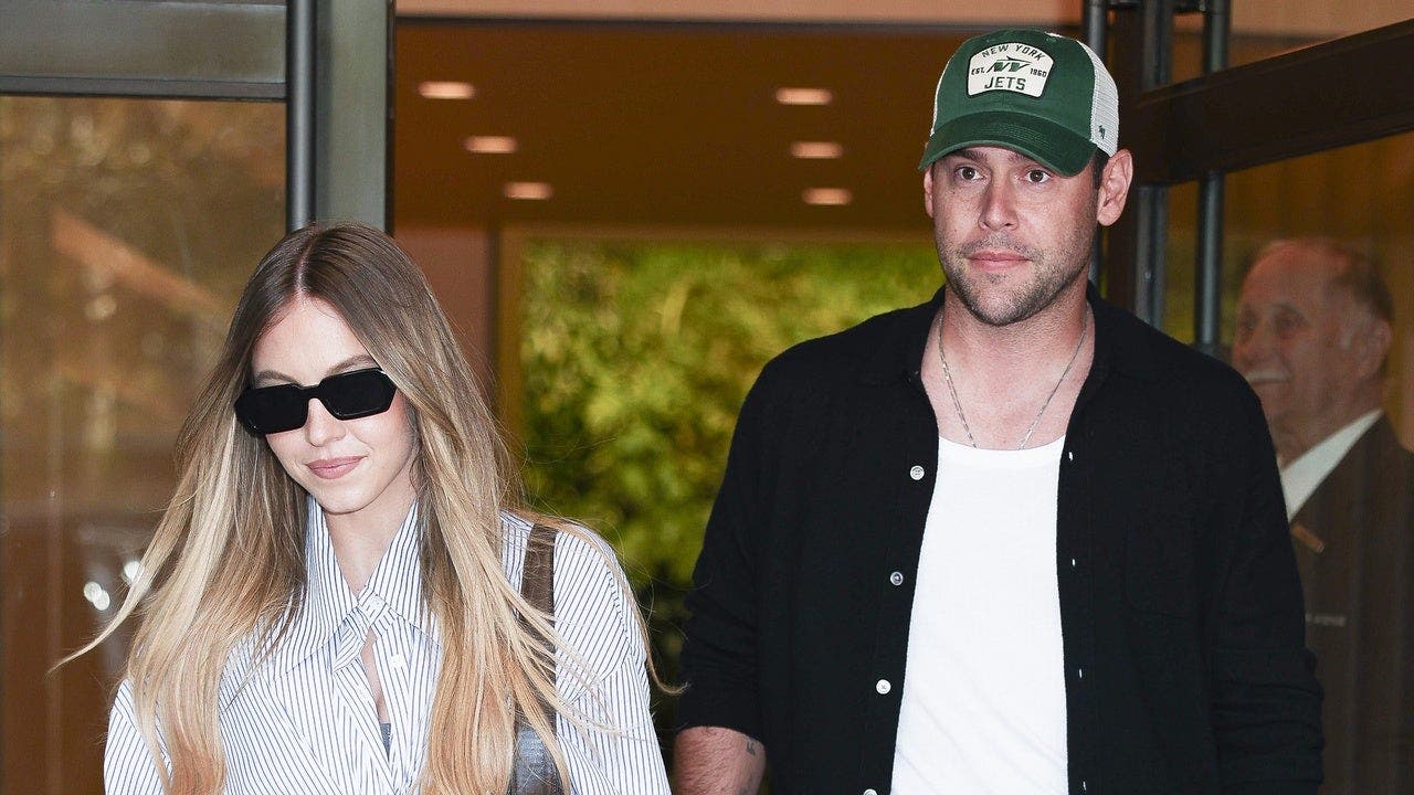 Scooter Braun, Sydney Sweeney bike to Times Square on late-night date