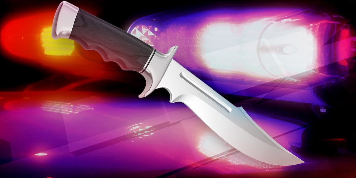 Man suffers knife cut to the hand early Sunday in Manhattan