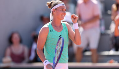Bouzkova powers past Kudermetova to reach Queen's second round