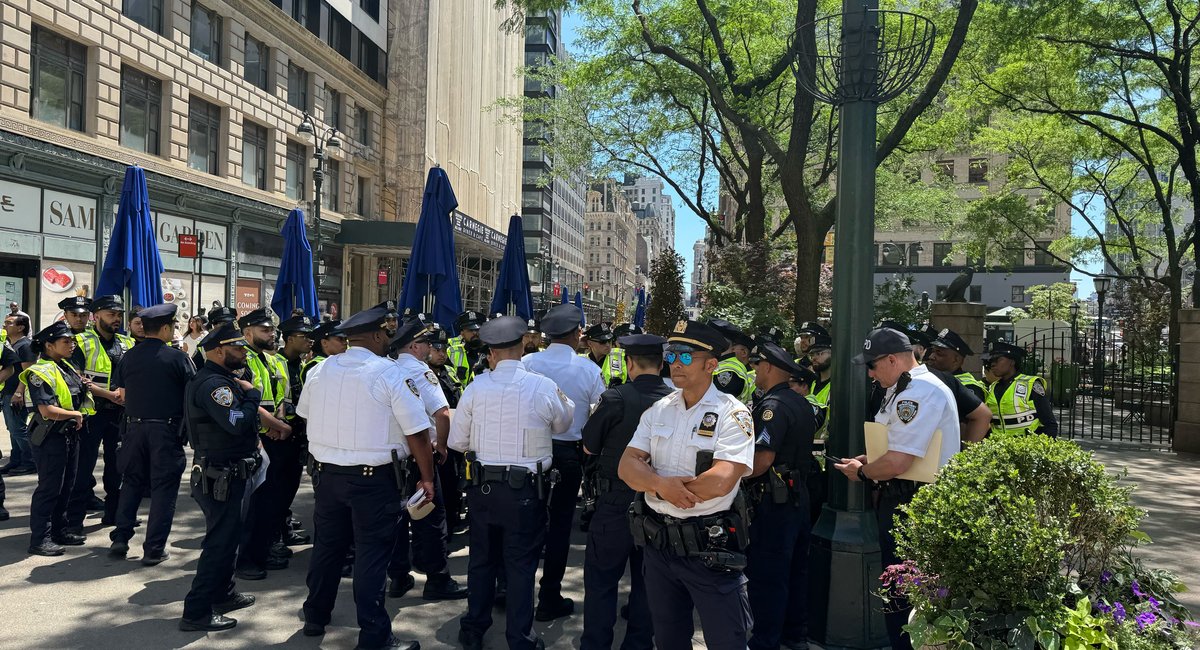 NYPD closing a swath of Midtown around MSG for Trump visit to Knicks game Monday