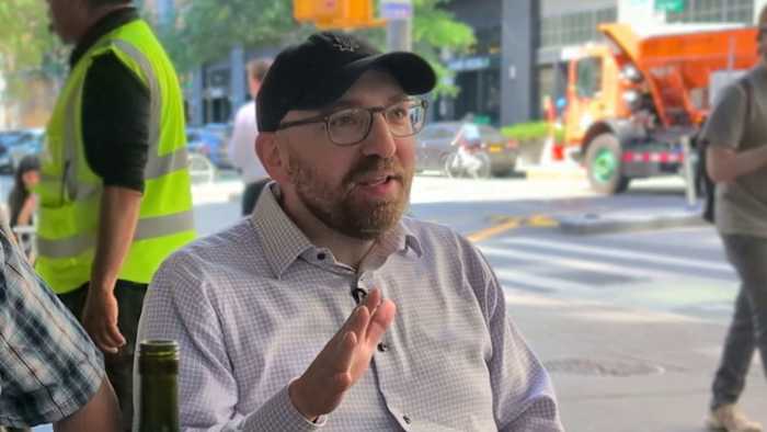 New York native explains why he's rooting for Spurs in NBA Finals