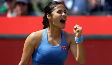 Raducanu overcomes Rakhimova, second-set fall to reach Queen's semifinals
