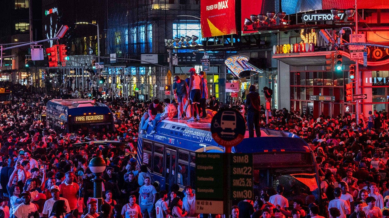 Spurs fan in a Dennis Rodman jersey goes viral trying to fight all of New York after Knicks win the NBA Finals