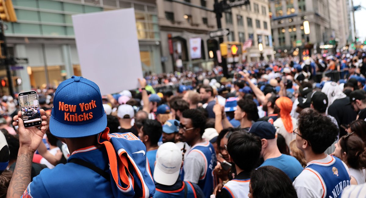 NYPD locks down most of Lower Manhattan during chaotic morning rush ahead of Knicks parade