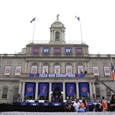 Wear New York political gear to celebrate the Knicks championship