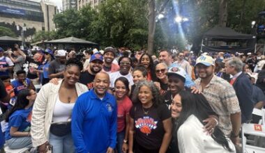 These elected officials were pinching themselves at the Knicks parade