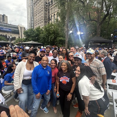 These elected officials were pinching themselves at the Knicks parade