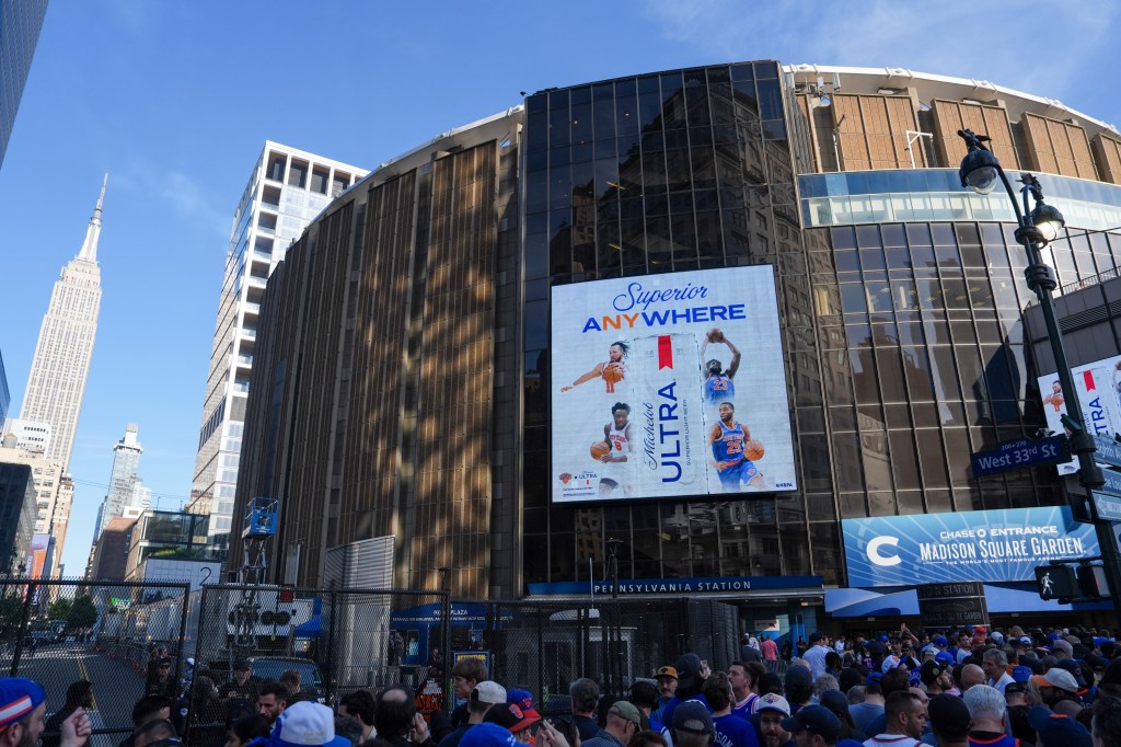 CT man dies after fall during concert at Madison Square Garden in NY