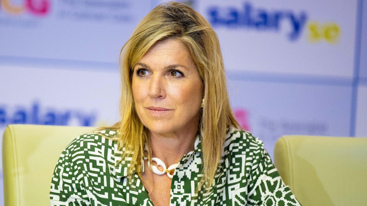 Queen Máxima revives her linen printed set for India visit