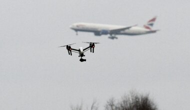 JetBlue flight reports drone strike near JFK, FAA investigates