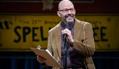 18 Jon Cryer 0042r