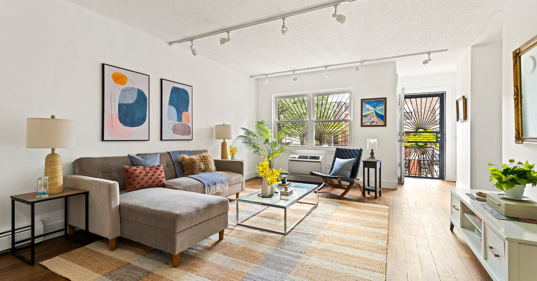 Homes for Sale in Manhattan and Brooklyn