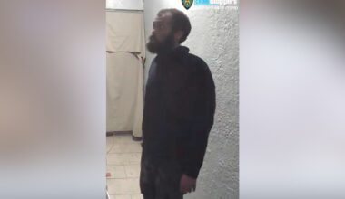 NYPD seeks person of interest after discovering Bronx man fatally stabbed inside Longwood apartment