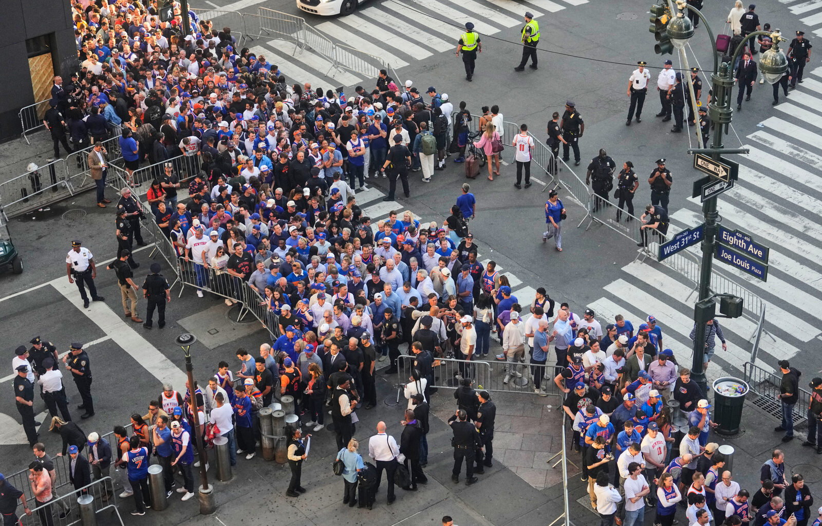 Knicks fever sweeps New York for Game 3 of the NBA Finals against the Spurs