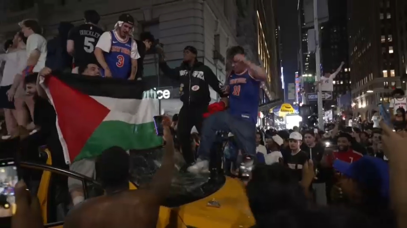 Search for suspects after taxi stomped on, damaged after Knicks Game 4 of NBA Finals win