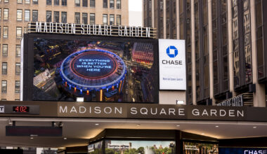 Man apparently falls to his death at Madison Square Garden Goose concert