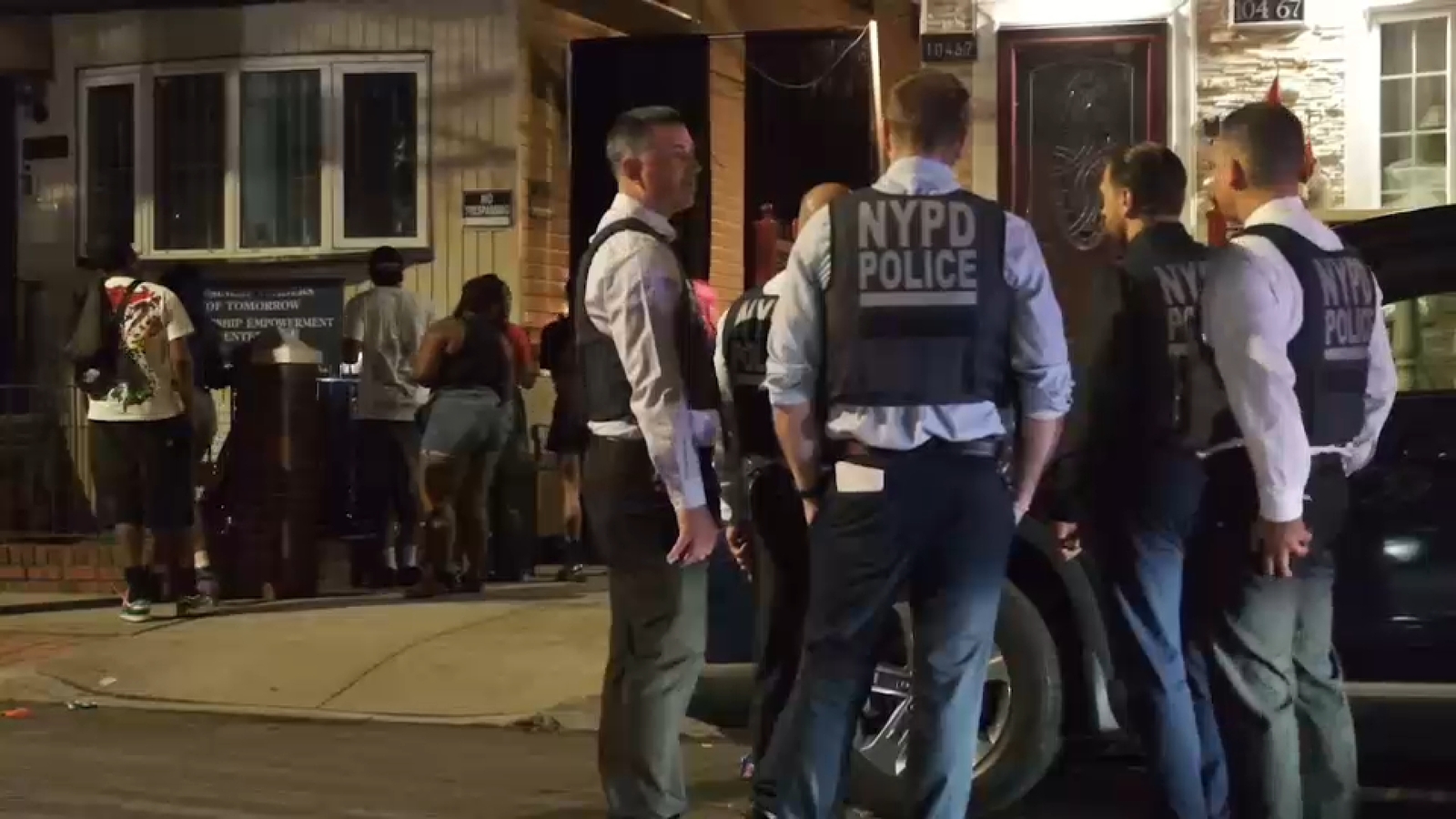 NYPD: Man shot in head near Van Wyck in Queens; suspects fled scene on scooter