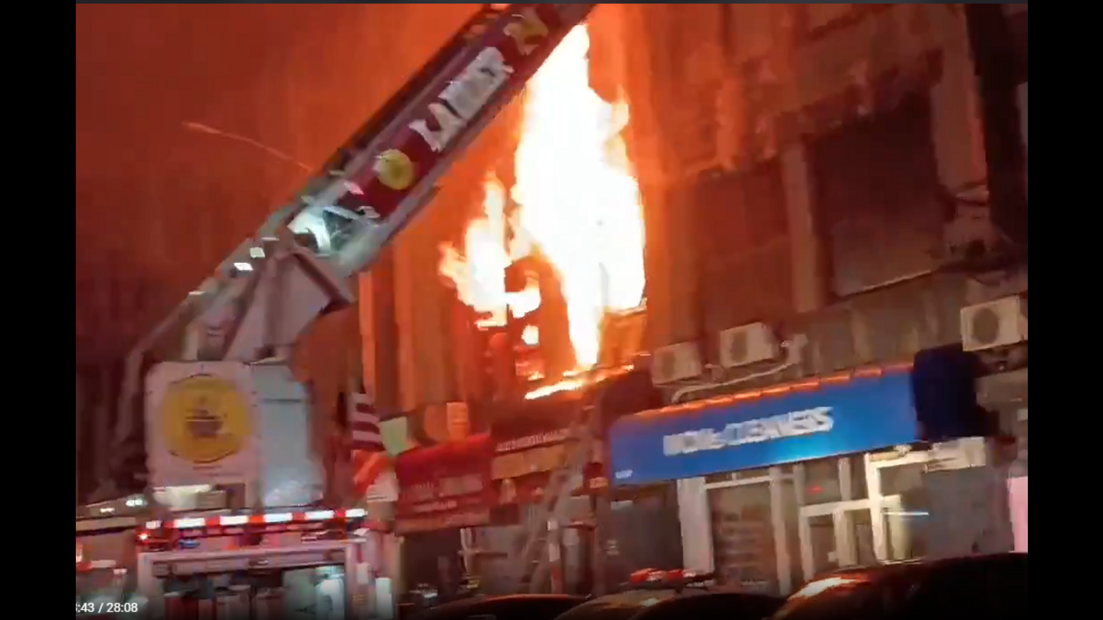 Firefighter injured in second-alarm fire at Midtown Manhattan commercial building