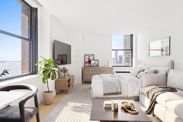 17 Battery Pl Unit 1724, Manhattan, NY 10004