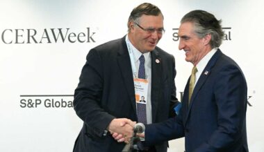 Maine joins lawsuit over deal to end NY offshore wind project